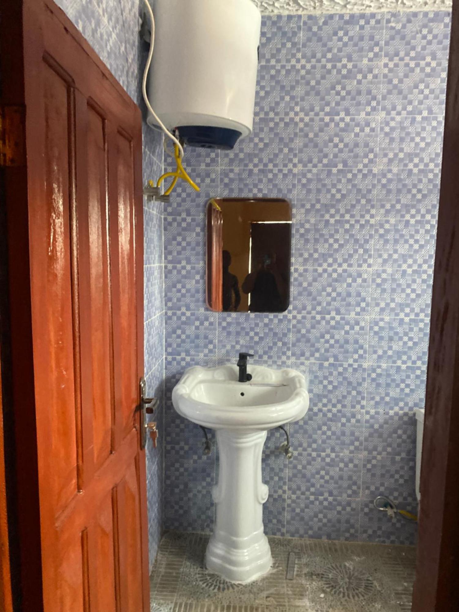 Debora Guest House Фритаун Экстерьер фото