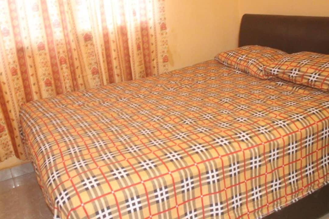 Debora Guest House Фритаун Экстерьер фото