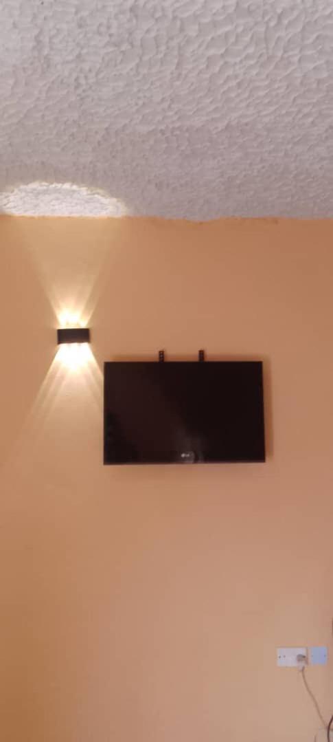 Debora Guest House Фритаун Экстерьер фото